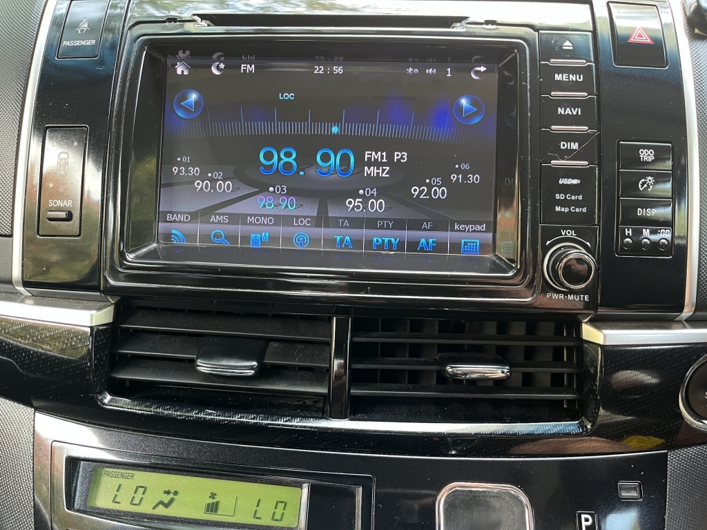 Toyota Estima Mpv E- Four Hybrid 201616 Grey #39