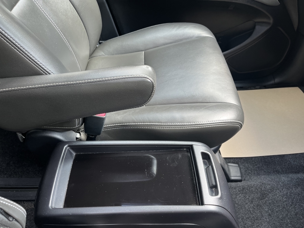 Toyota Estima Mpv E- Four Hybrid 201616 Grey #21