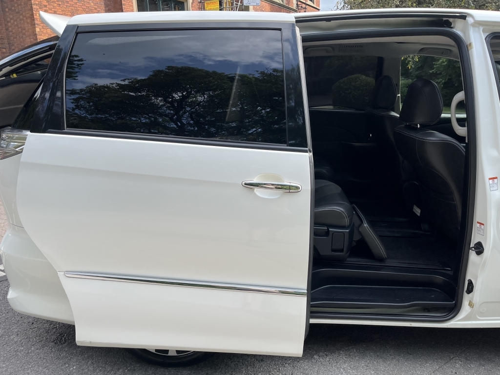 Toyota Estima Mpv E- Four Hybrid 201616 Grey #36
