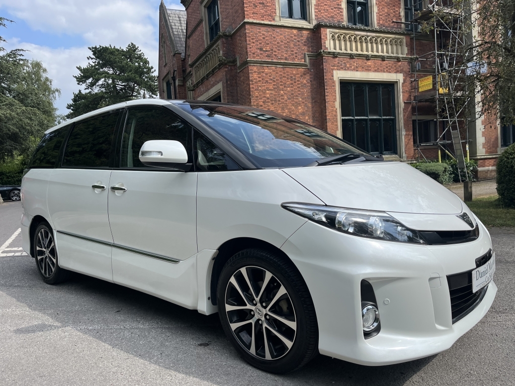 Toyota Estima Mpv White