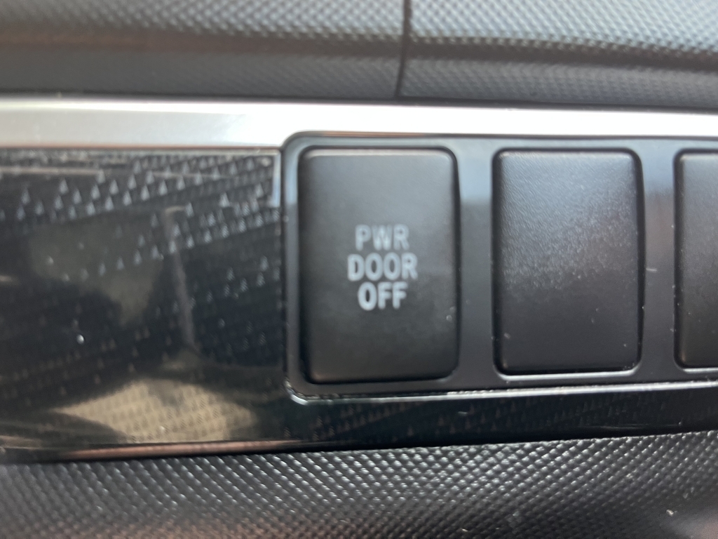 Toyota Estima Mpv E- Four Hybrid 201616 Grey #47