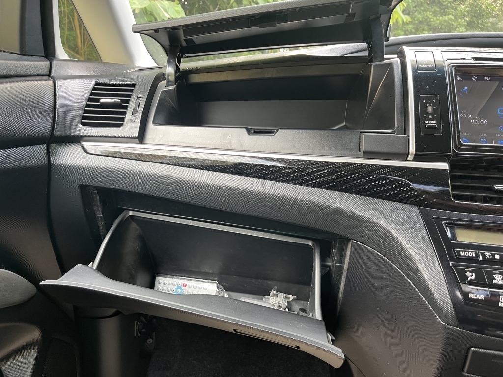 Toyota Estima Mpv E- Four Hybrid 201616 Grey #46