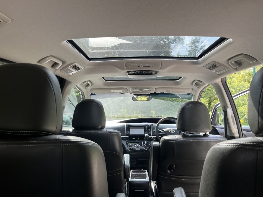 Toyota Estima Mpv E- Four Hybrid 201616 Grey #38