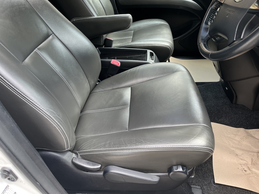 Toyota Estima Mpv E- Four Hybrid 201616 Grey #16