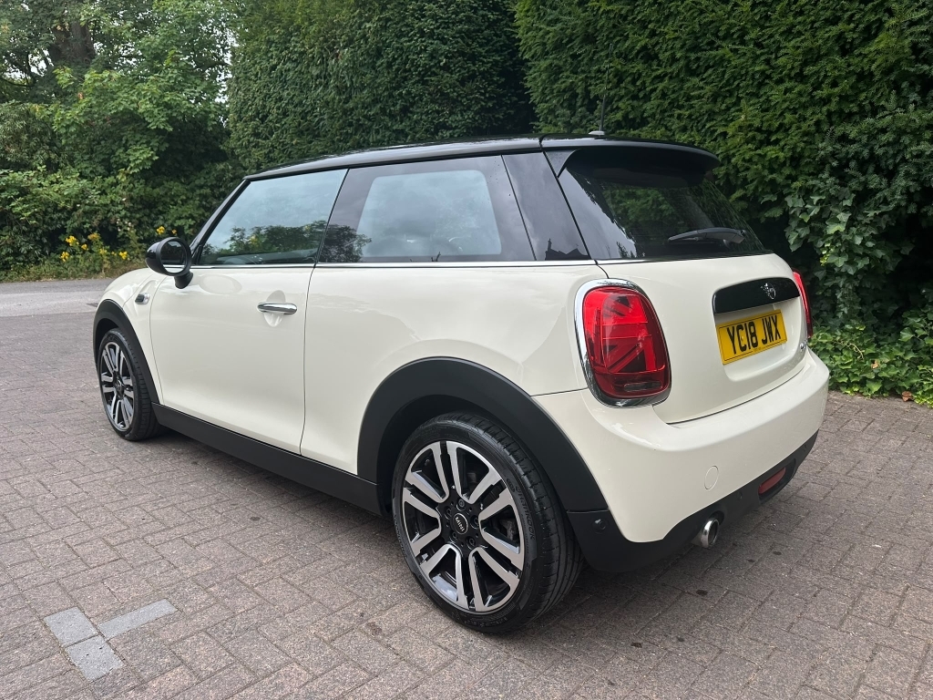 Mini Hatch Cooper White #4