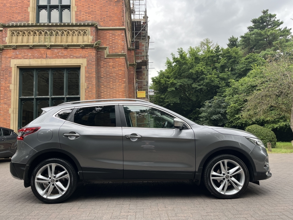 Nissan Qashqai Hatchback DW19EXO Grey #2