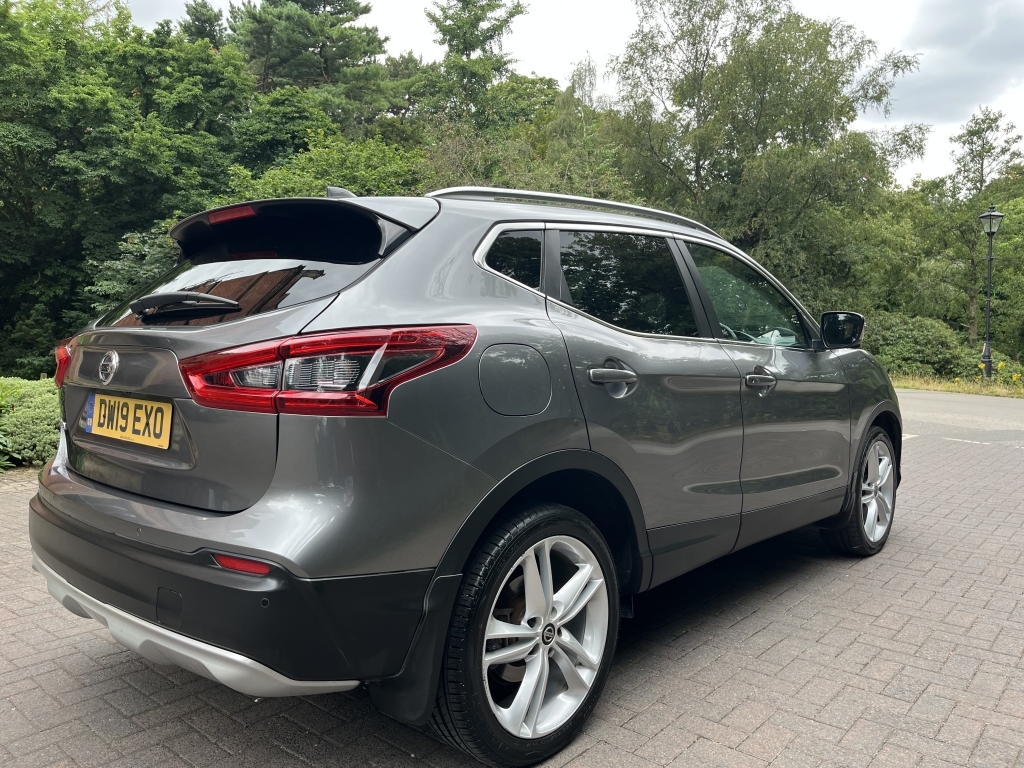 Nissan Qashqai Hatchback DW19EXO Grey #3
