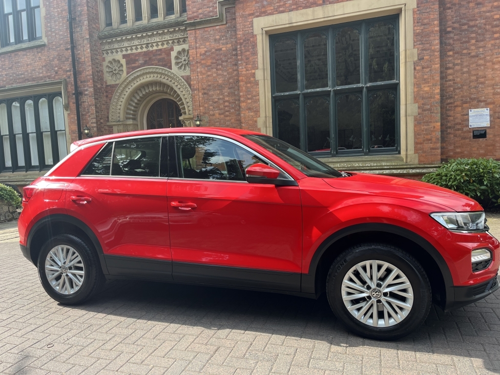 Volkswagen T-Roc Hatchback SJ19XSM Red #4