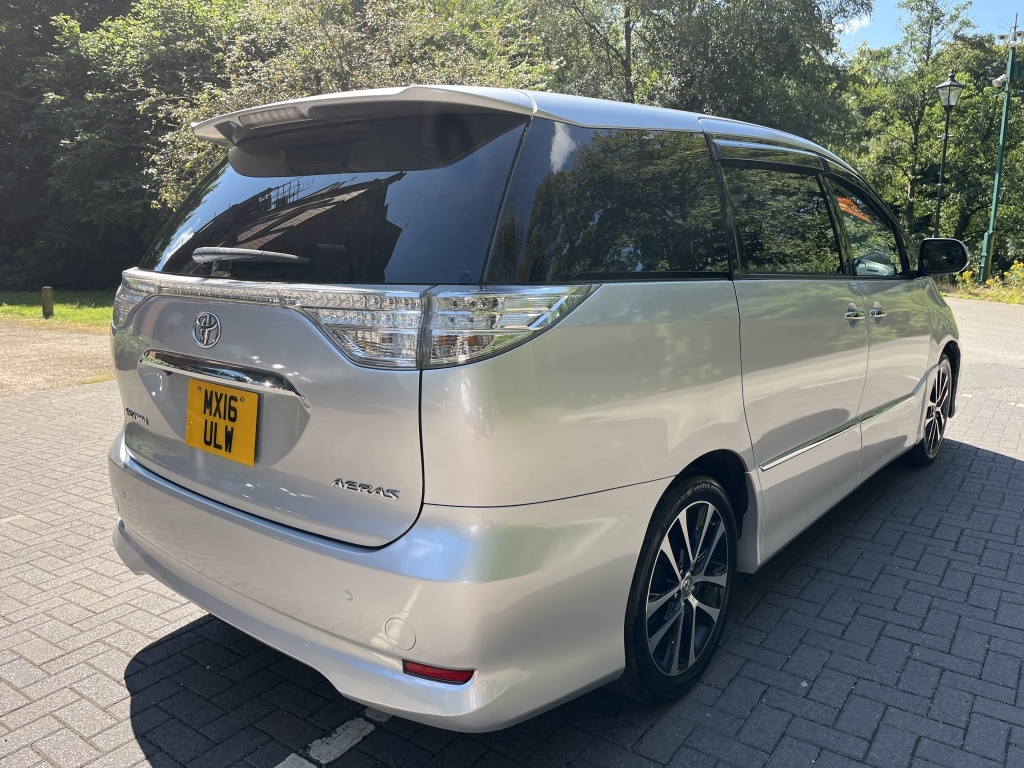 Toyota Estima #7