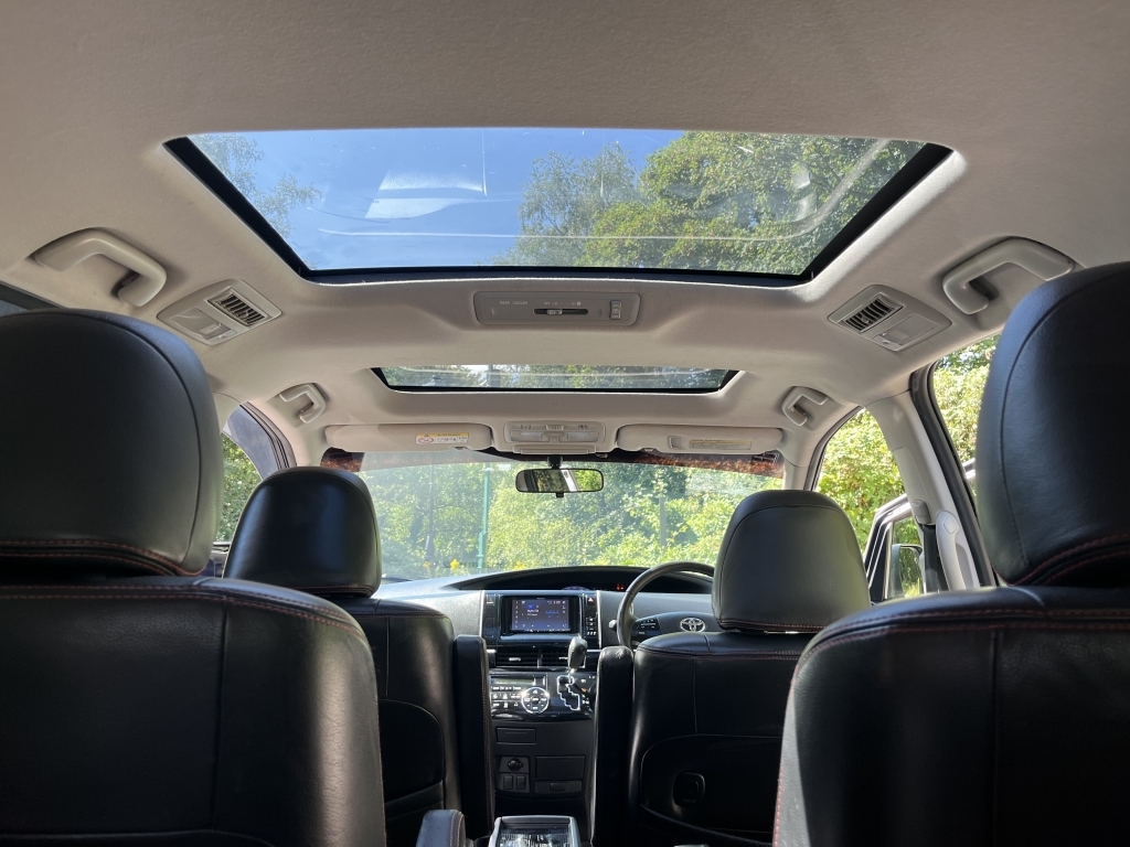 Toyota Estima #25