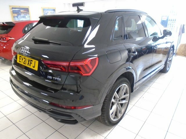 Audi Q3 1.5 Tfsi Cod 35 Black Edition Suv S Tro Black #4
