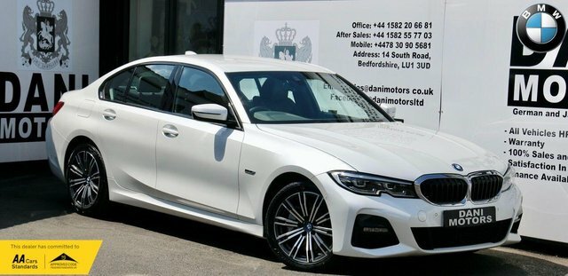 BMW 3 Series Saloon HK22GXC White