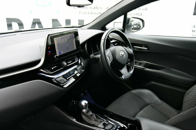 Toyota C-Hr Suv ST22FLJ White #2