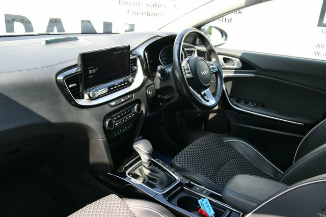 Kia Xceed Suv Black #2