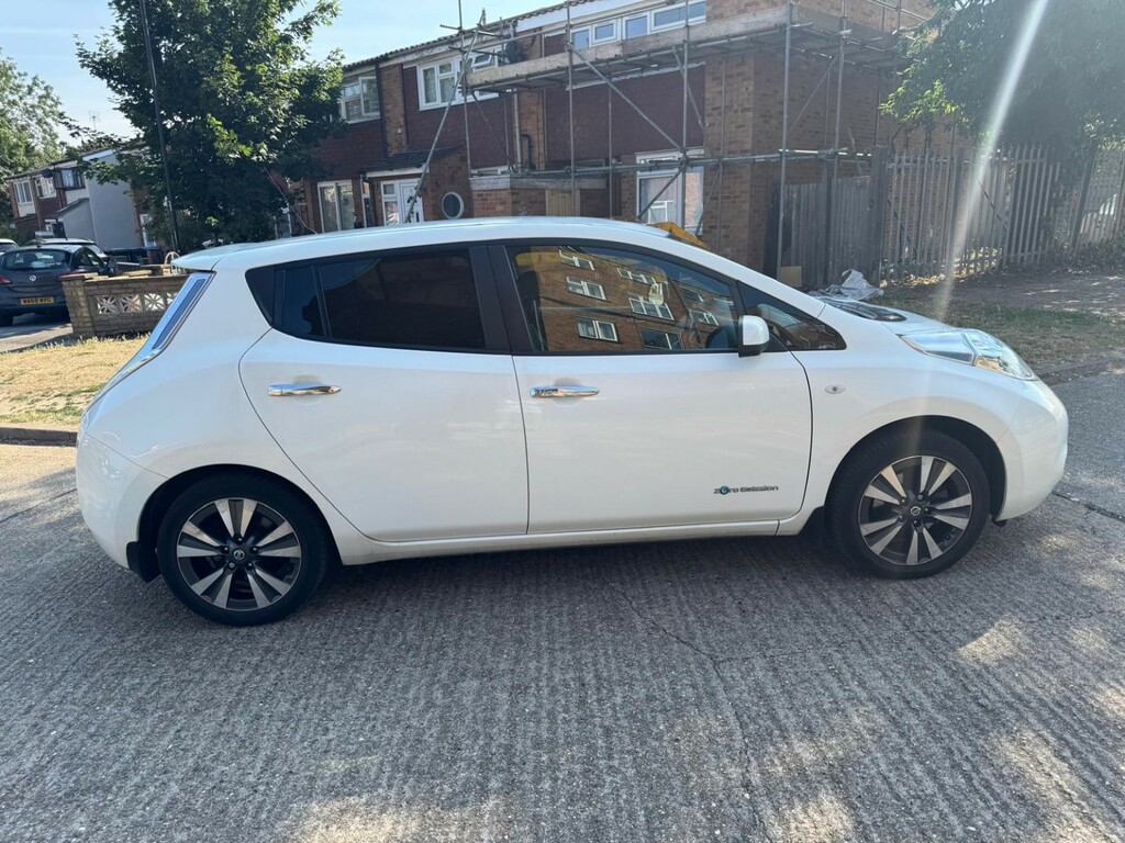 Nissan Leaf Hatchback 30Kwh Tekna 201616 #6