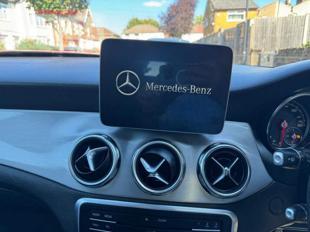 Mercedes-Benz GLA Class Suv 1.6 Gla200 Amg Line Edition 201969 BP69WOC Red #4