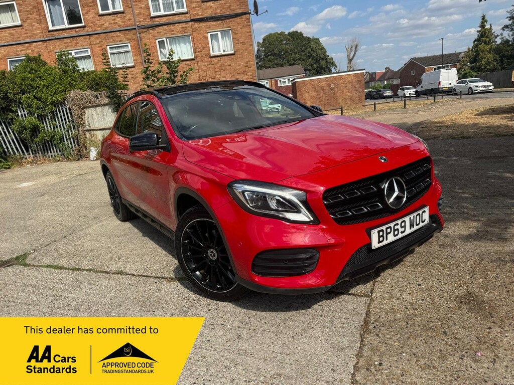 Mercedes-Benz GLA Class Suv 1.6 Gla200 Amg Line Edition 201969 Red