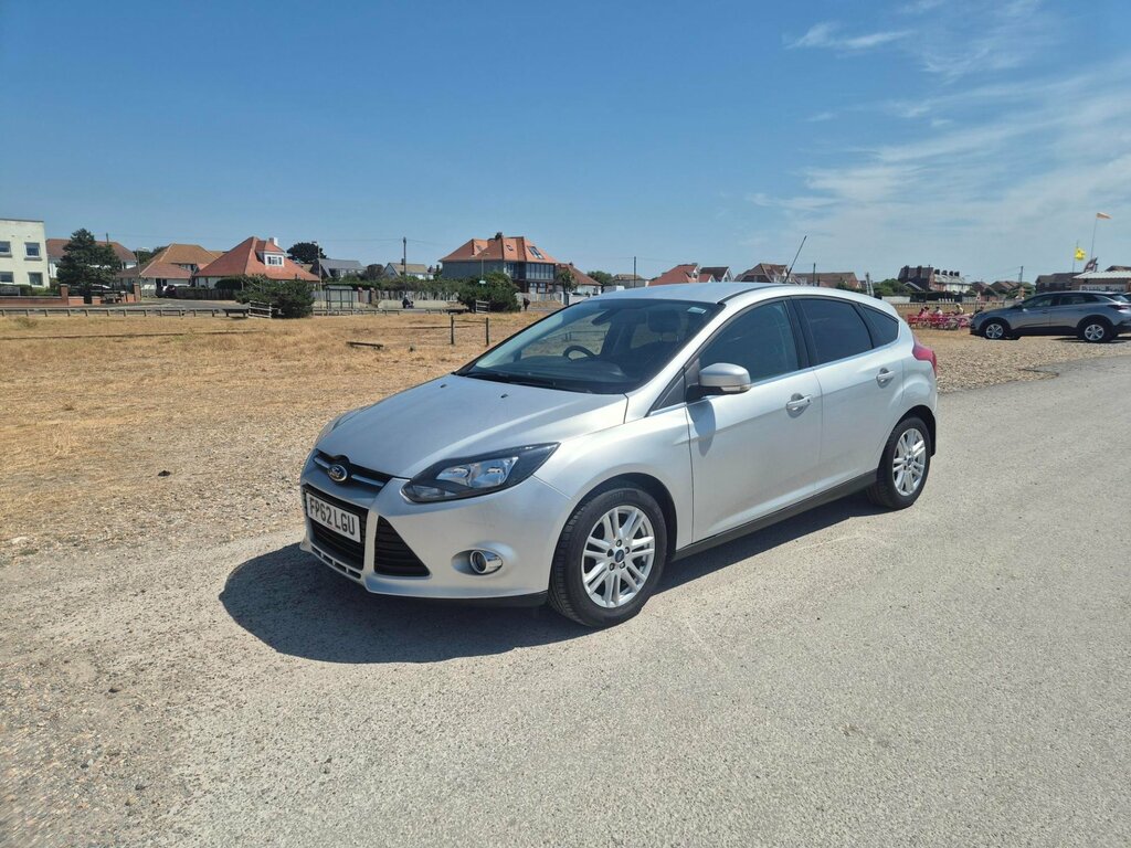 Ford Focus Titanium 5-Door Silver