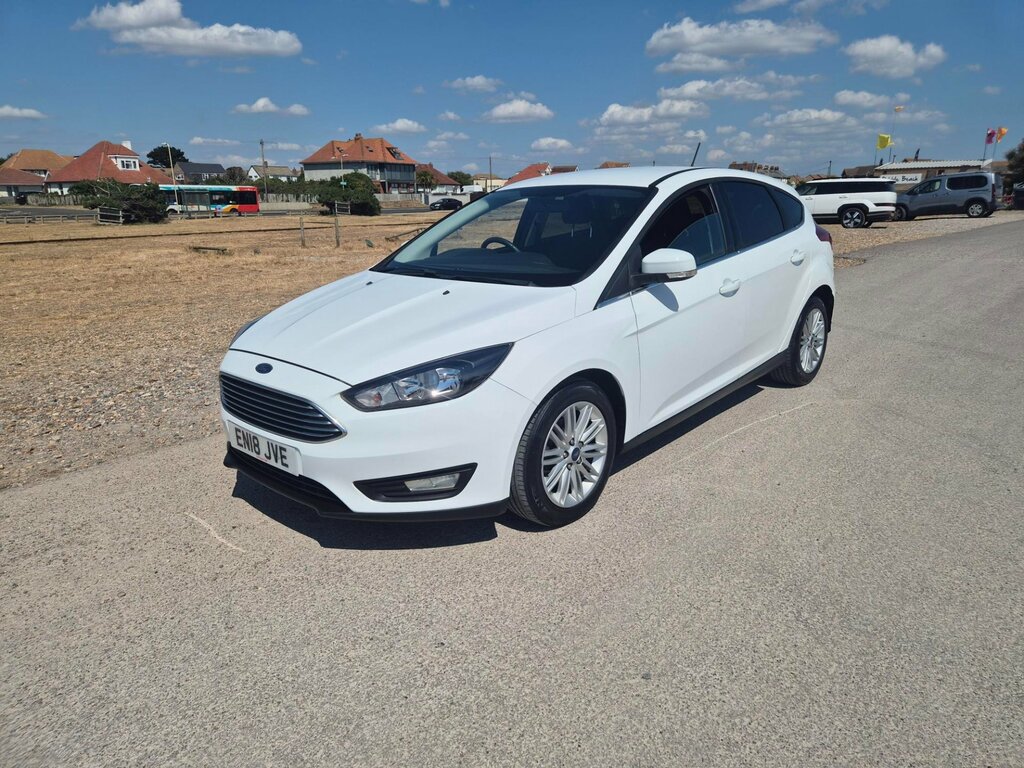 Ford Focus Zetec Edition Hatchback EN18JVE White #3