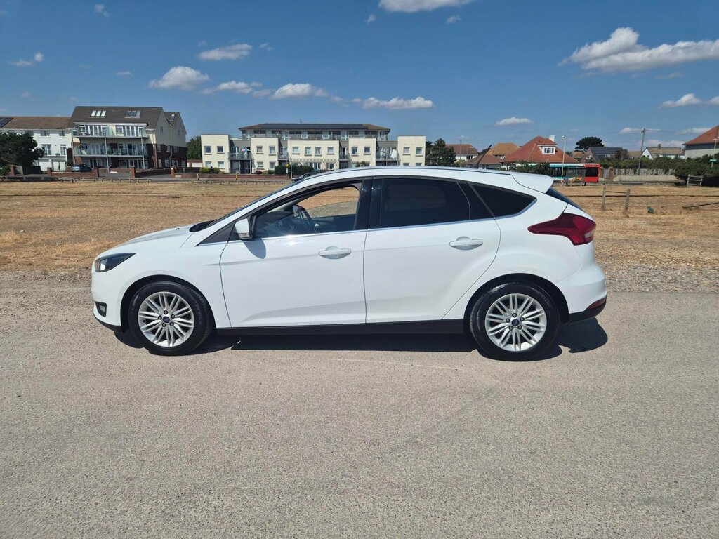 Ford Focus Zetec Edition Hatchback White