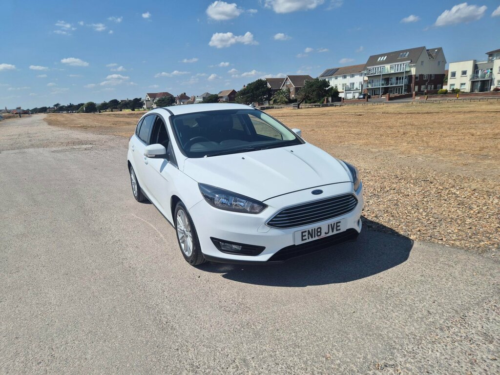 Ford Focus Zetec Edition Hatchback EN18JVE White #2