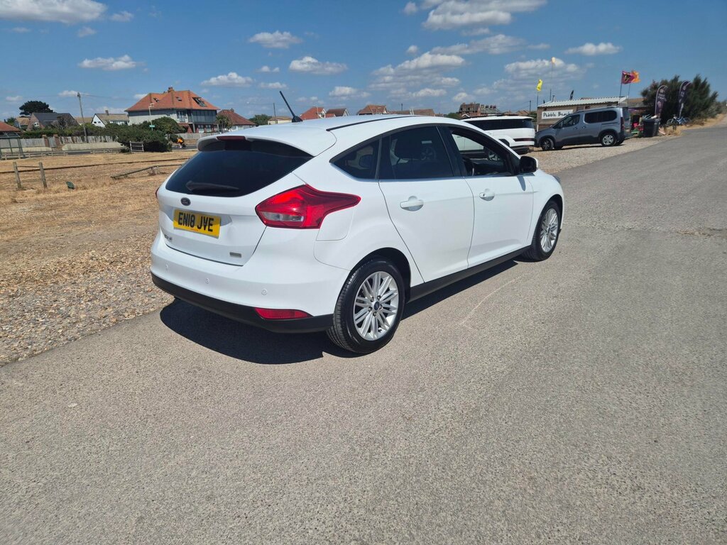 Ford Focus Zetec Edition Hatchback EN18JVE White #5