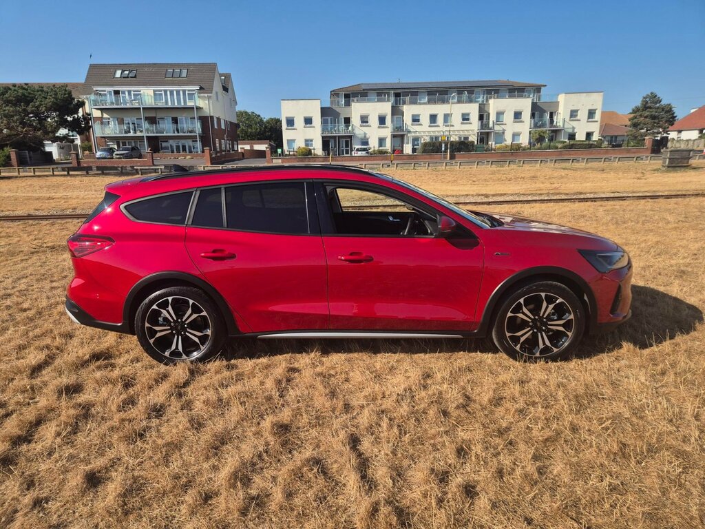 Ford Focus Active X . . Estate . Mhev Mild Hybrid EN25SXT Red