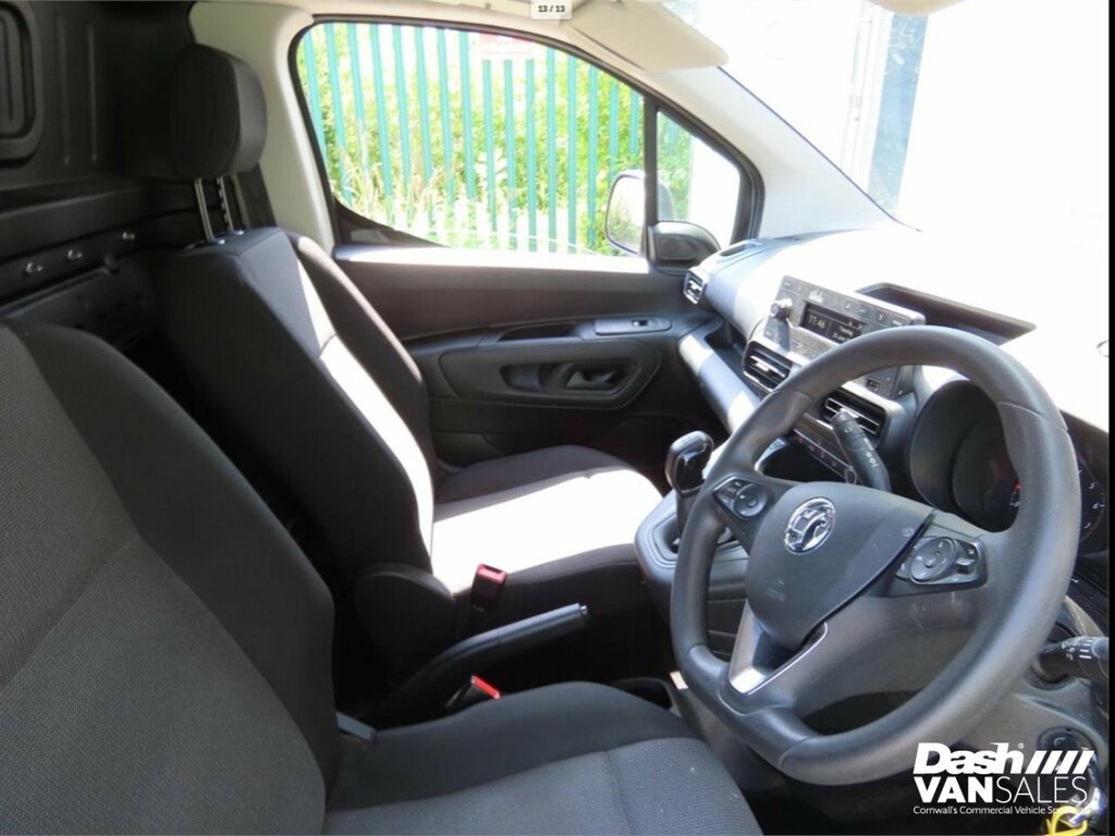 Vauxhall Combo Turbo D 2300 Sportive White #6