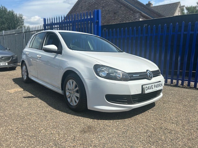 Volkswagen Golf Hatchback 1.6 Tdi Bluemotion 201212 White