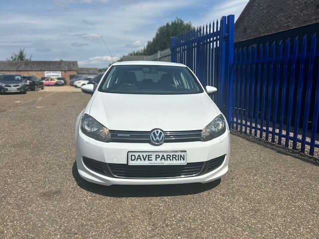 Volkswagen Golf Hatchback 1.6 Tdi Bluemotion 201212 White #2