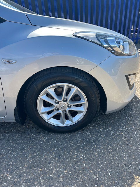 Hyundai I30 1.6 Crdi Blue Drive Active Silver #4