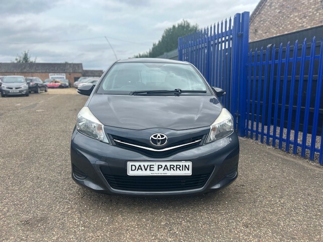 Toyota Yaris 1.3 Dual Vvt-i Tr Grey #2