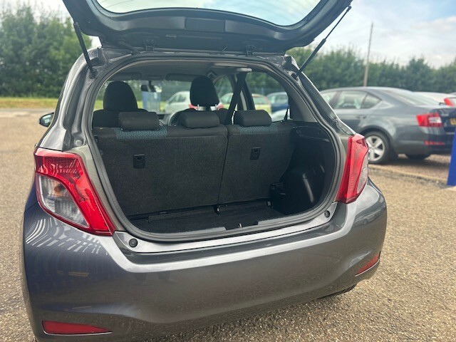 Toyota Yaris 1.3 Dual Vvt-i Tr Grey #4