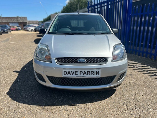 Ford Fiesta 1.3 Style Climate Silver #2