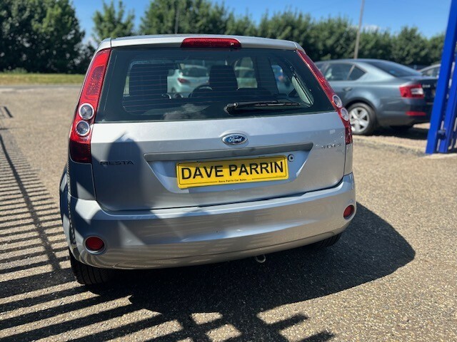 Ford Fiesta 1.3 Style Climate Silver #4
