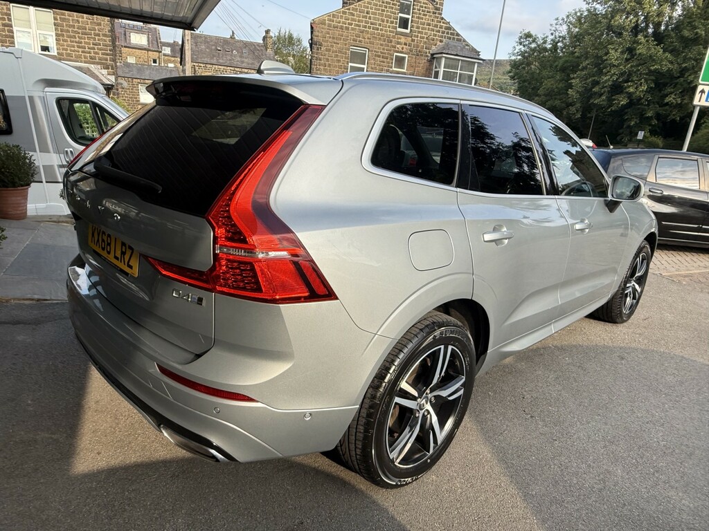 Volvo XC60 2.0 R-design D4 Awd Silver #4