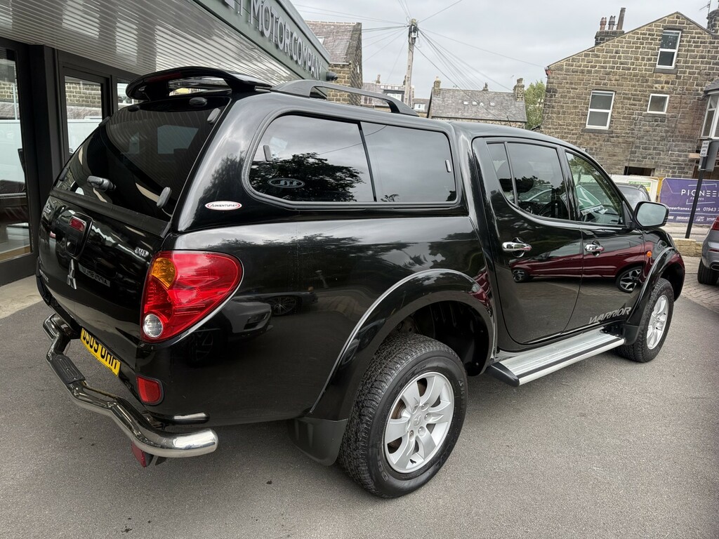 Mitsubishi L200 2.5 Di-d Warrior Black #2