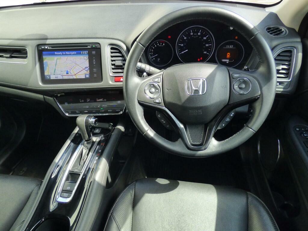 Honda Hr-V 1.5 I-vtec Ex Suv With In White With 72,378 Miles White #13