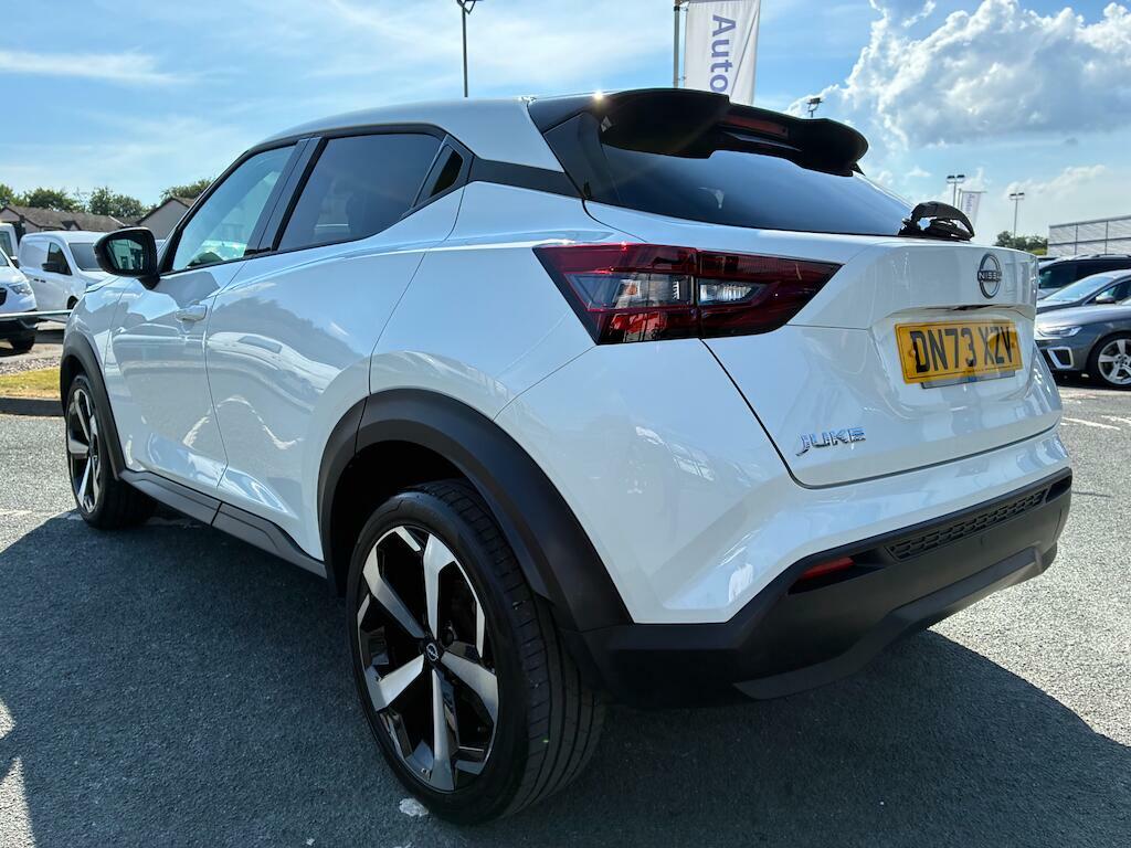 Nissan Juke Tekna White #4