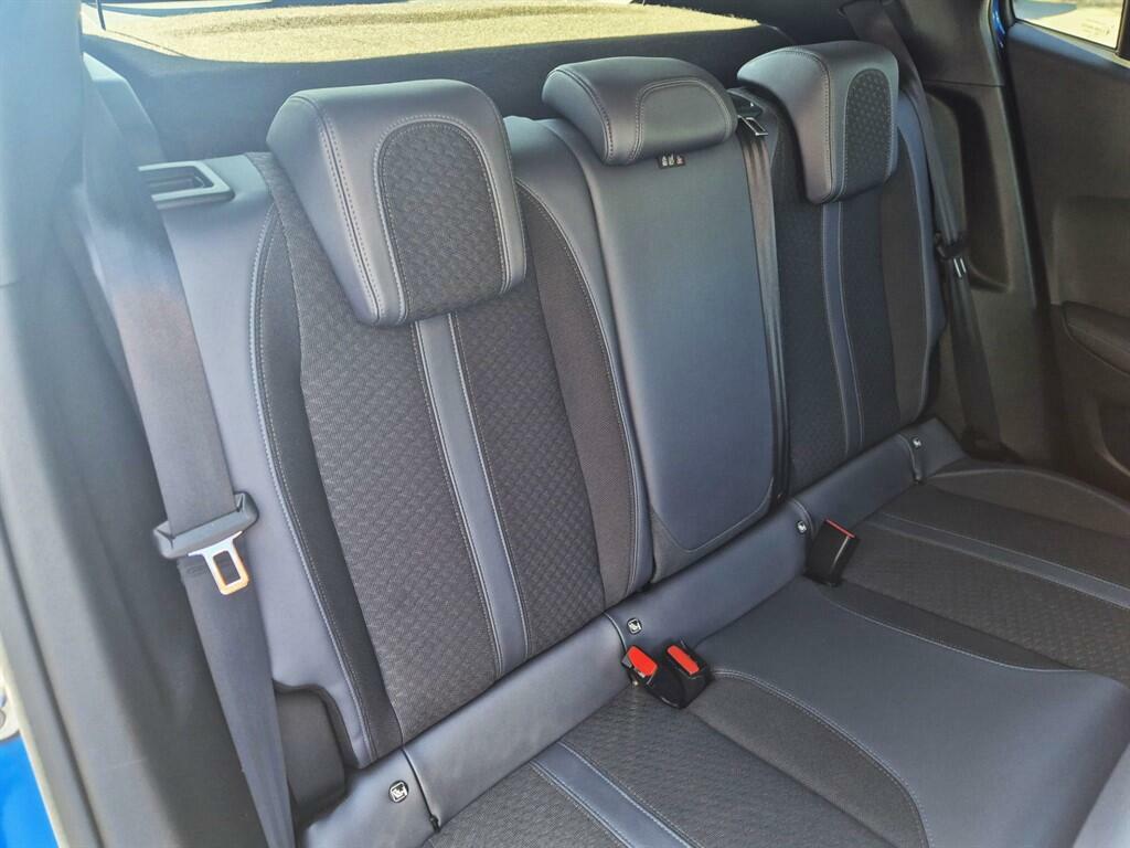 Peugeot 2008 2008 Gt Line Puretech Ss White #35