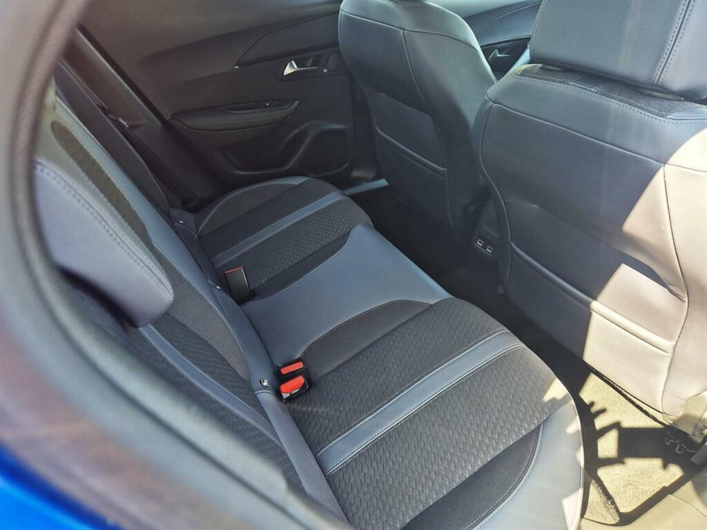 Peugeot 2008 2008 Gt Line Puretech Ss White #36