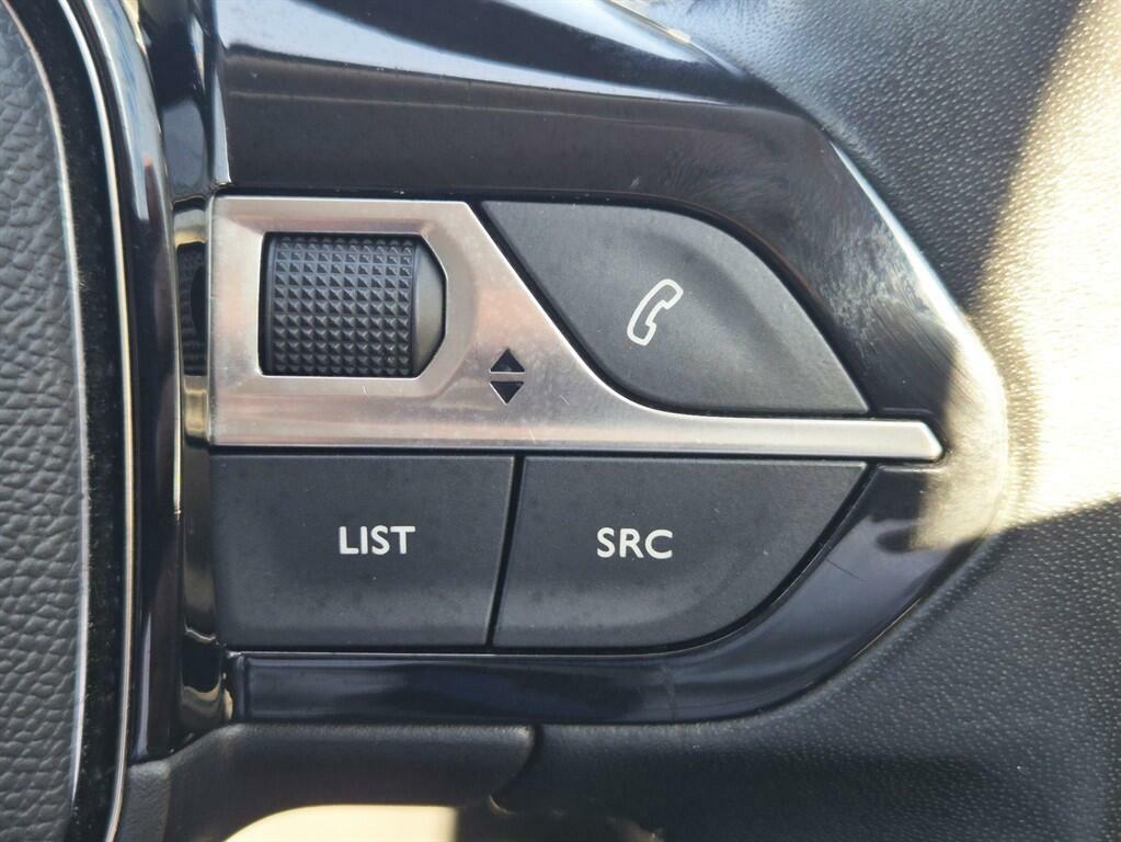 Peugeot 2008 2008 Gt Line Puretech Ss White #17