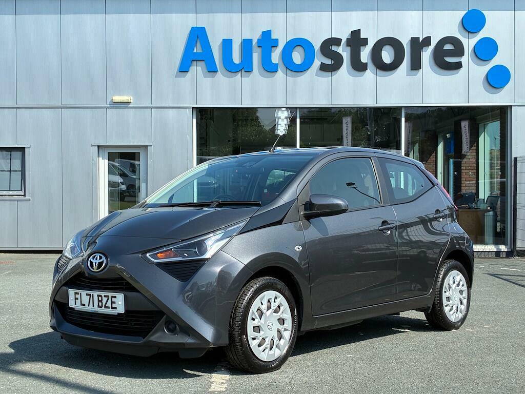 Toyota Aygo X X-play Grey
