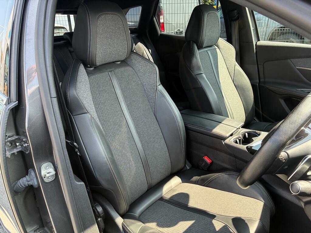 Peugeot 3008 1.5 Bluehdi Gt Line Eat Euro 6 Ss DU69CHN Grey #2