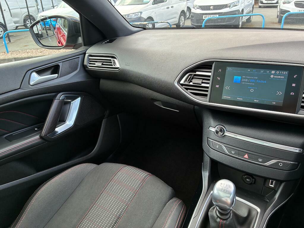 Peugeot 308 SW Tech Edition Grey #38