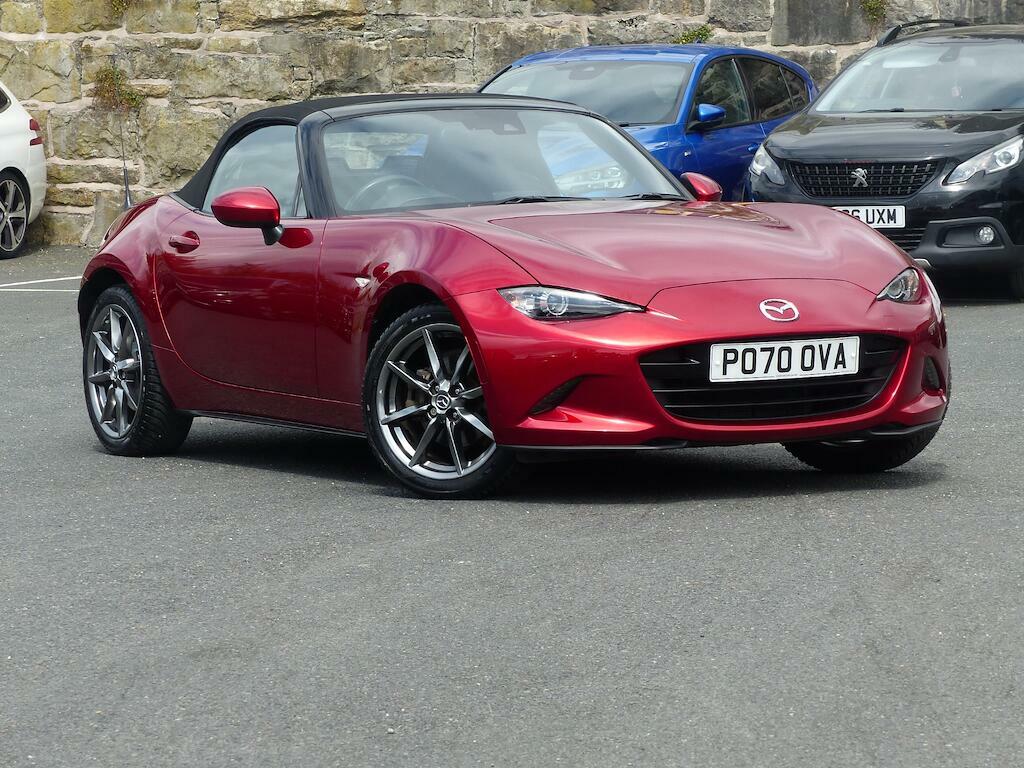 Mazda MX-5 Sport Tech Red
