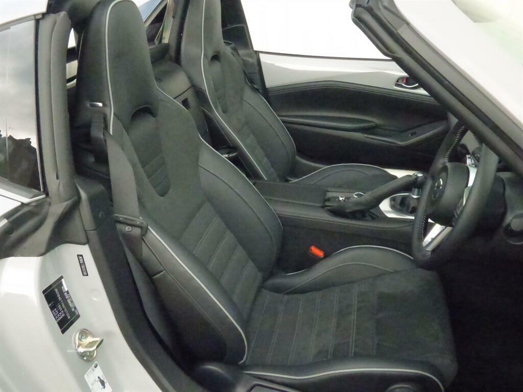 Mazda MX-5 RF 2.0 Skyactiv G Exclusive Line Convertible Petr Red #9