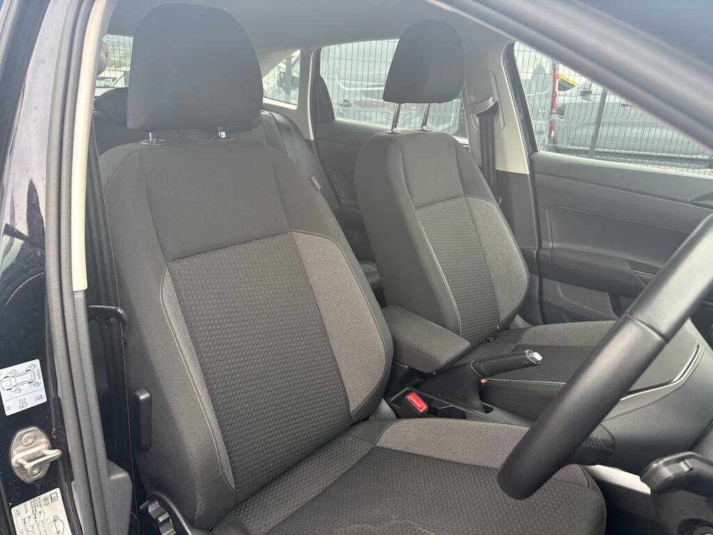 Volkswagen Taigo Life Black #5