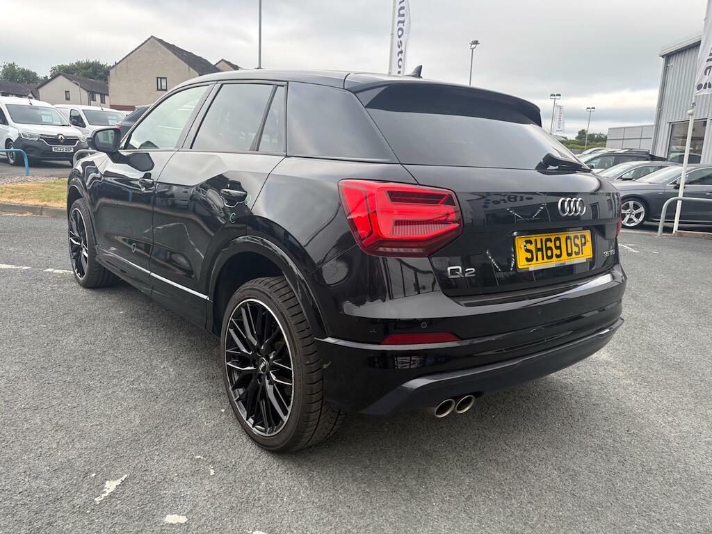 Audi Q2 Black Edition Black #2