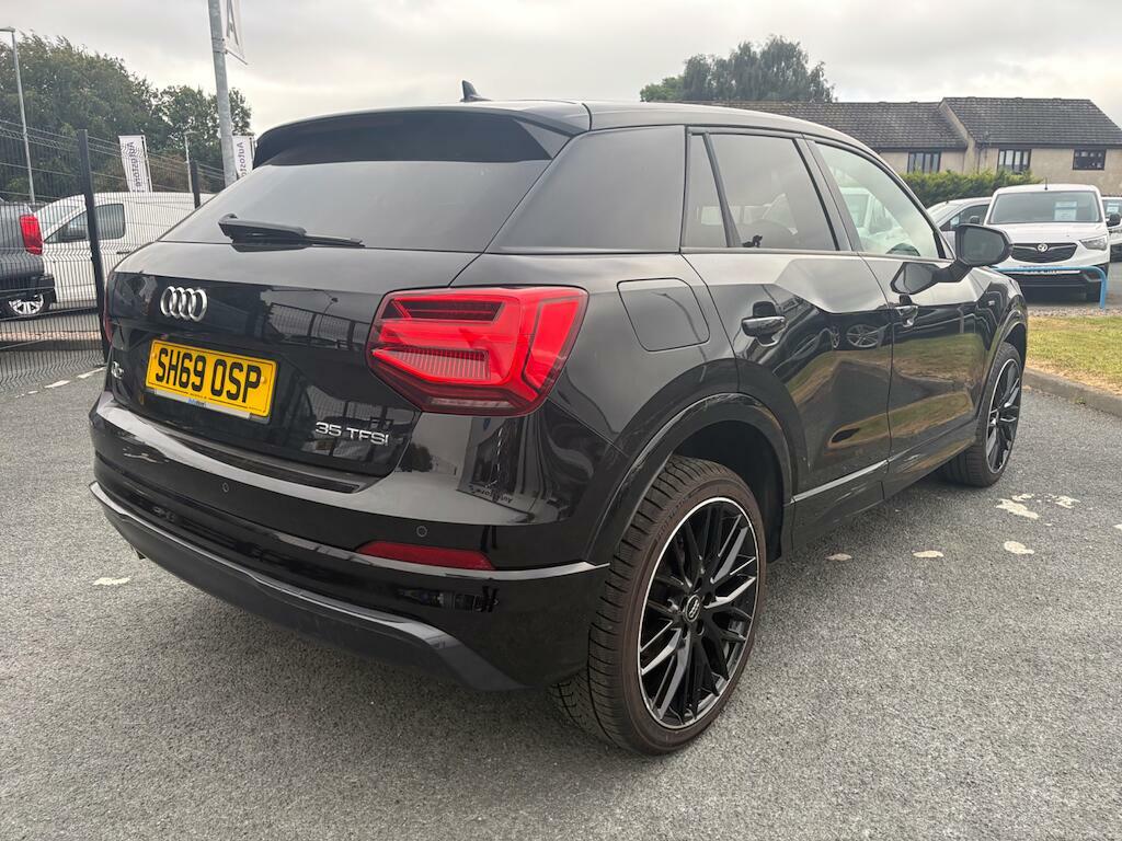 Audi Q2 Black Edition Black #3